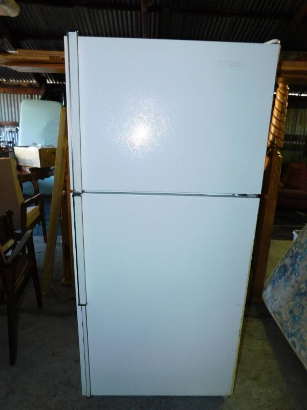 lot 29 image: Kitchenaid Refrigerator & Freezer