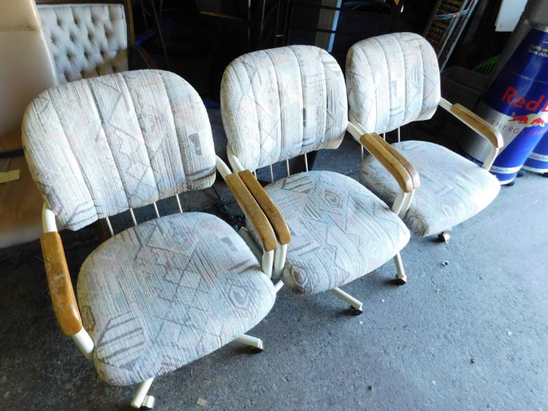 lot 32 image: Three Matching Kitchen Chairs On Casters