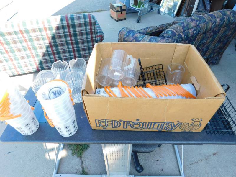 lot 34 image: UV Vodka Small Pails---Clear Plastic Pitchers--- Wire Napkin & Condiment Holders
