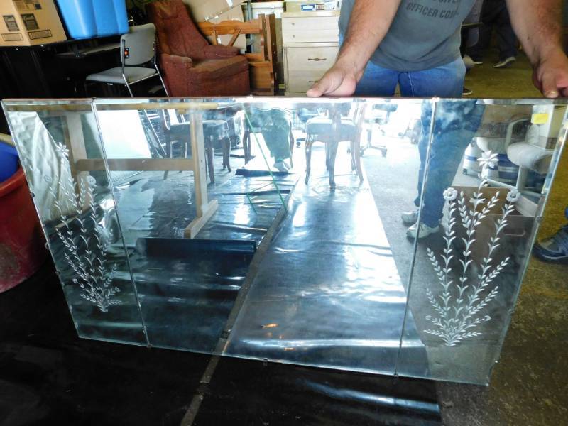 lot 39 image: Keystone Mirror---50 Wide  x  30  Tall