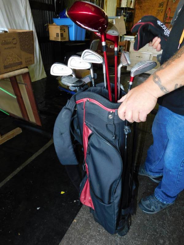 lot 41 image: Black & Red TiTech Golf Bag With Complex Golf Clubs