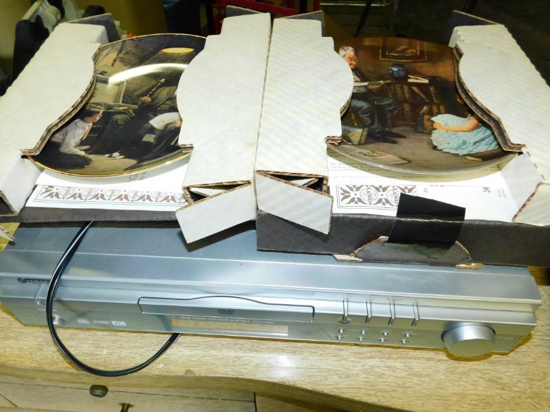 lot 47 image: Yamaha CD Player & Two Norman Rockwell Collectors Plates