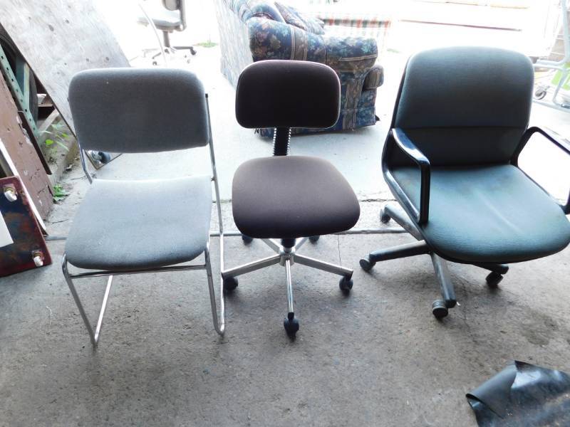 lot 50 image: Three Desk Chairs