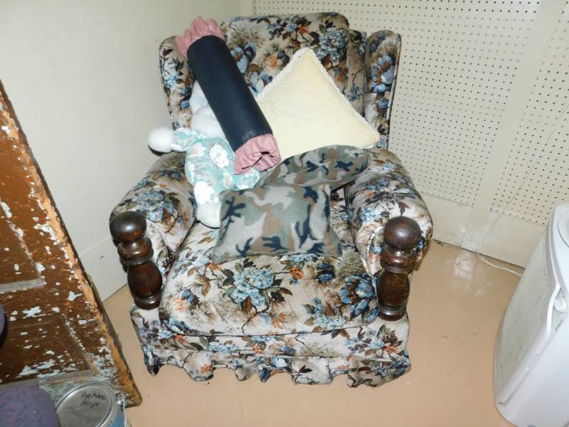 lot 84 image: Floral Chair With Pillows