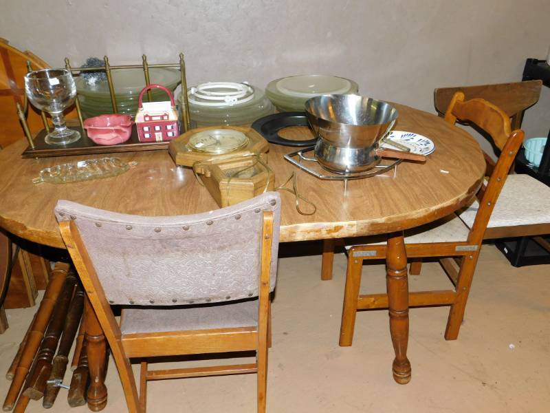 lot 91 image: Kitchen Table & Three Chairs With The Items That Are On The Table