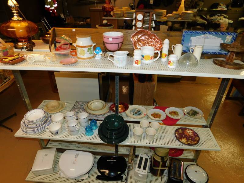 lot 95 image: Shelving Unit & Items On Them---Soup CrocksSpice Rack & ContainersLampToastersTall Liquid Thermos, Etc.