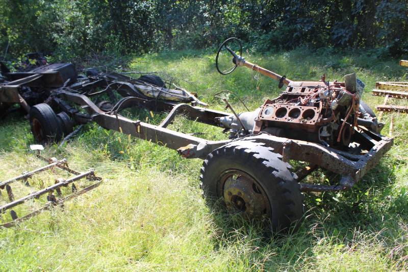 lot 138 image: Frame, Engine, Transmission