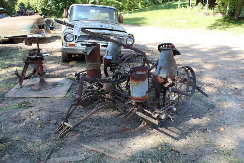 lot 150 image: Cultivator