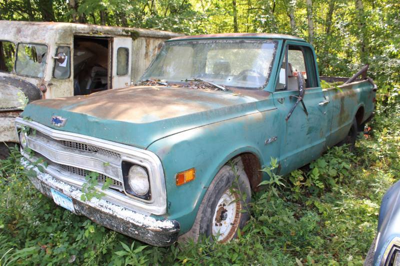 lot 130 image: Chevrolet C20 Pickup Truck