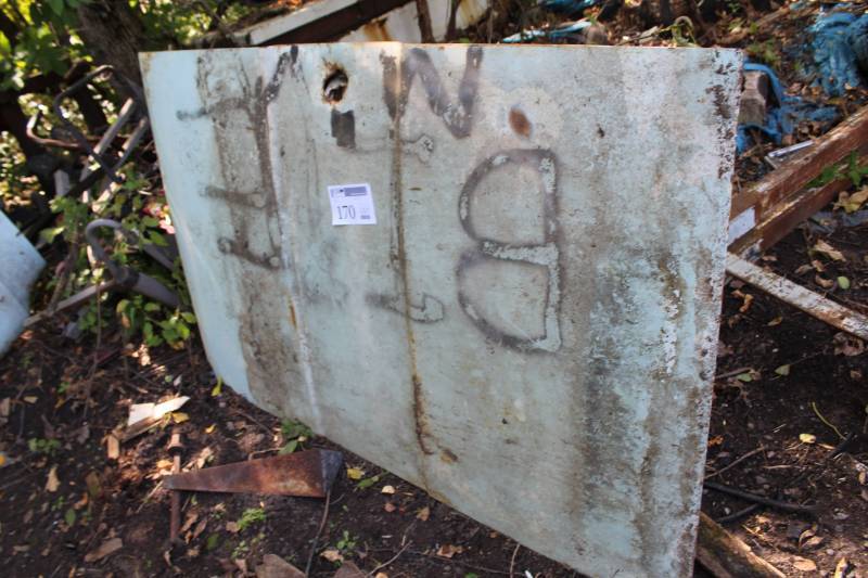 lot 170 image: Car Hood
