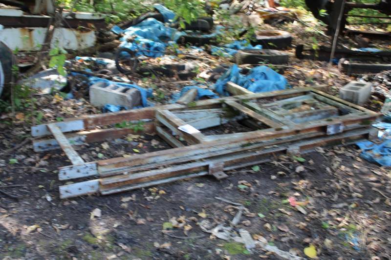 lot 174 image: Dump Box Lift - Scrap