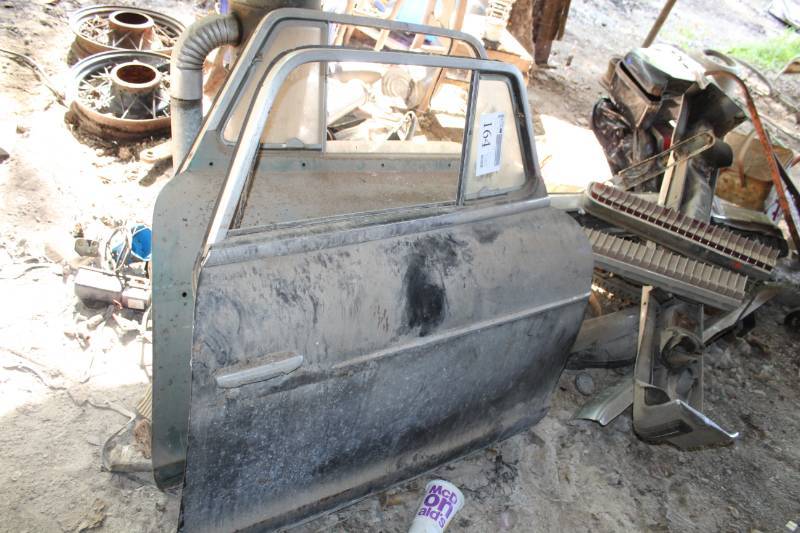 lot 164 image: Lot of (2) Car Doors