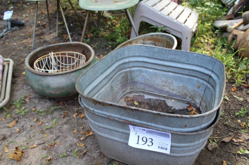 lot 193 image: Lot of (4) Planters, Wash Basins