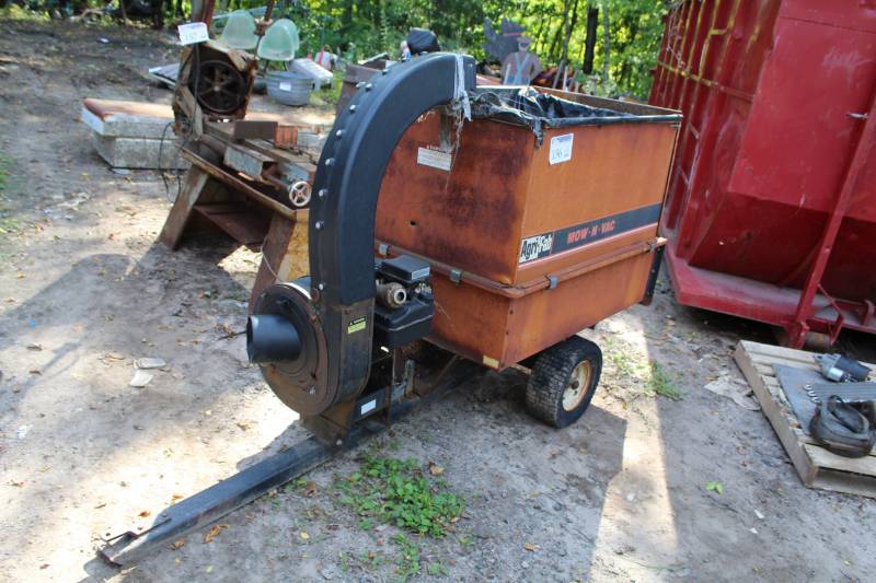 lot 156 image: Agri-Fab 10 cu.ft. Mow-N-Vac Yard Tractor Attachment