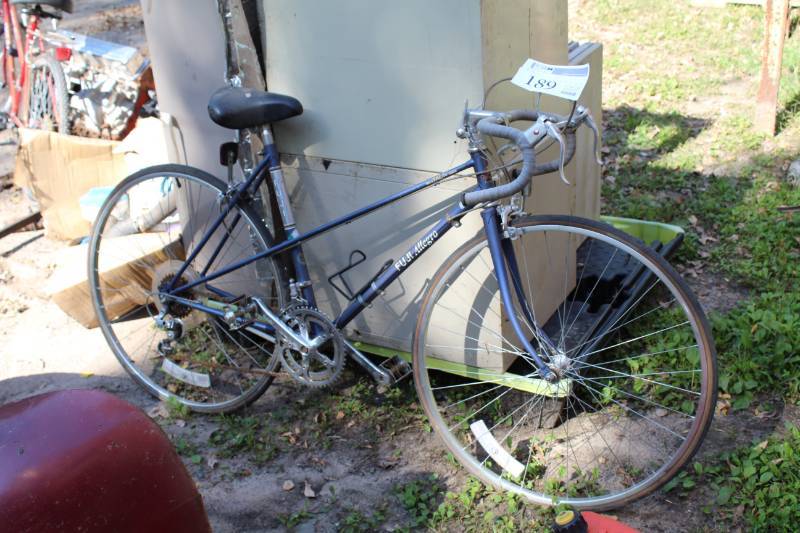lot 189 image: Fuji Allegro 10-Speed Bike