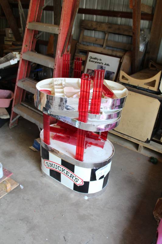 lot 221 image: Smuckers Stand