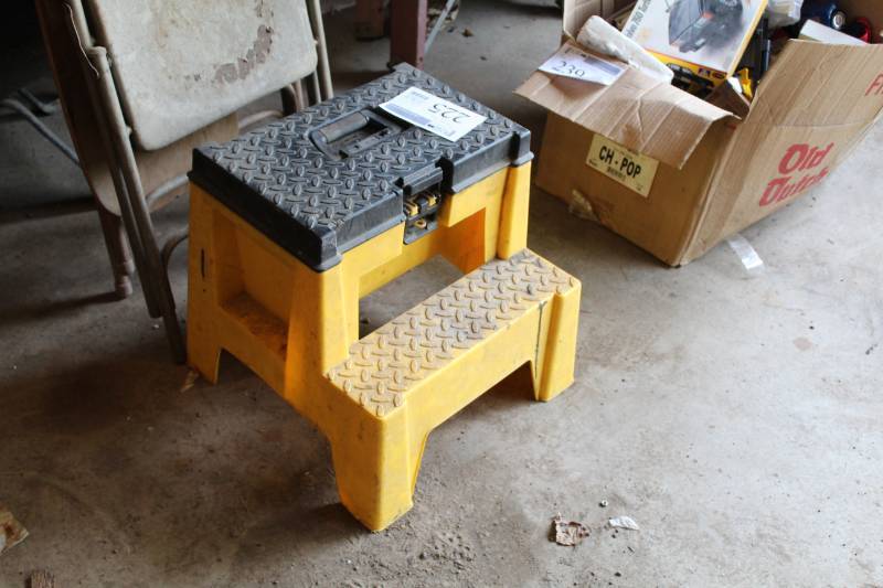 lot 225 image: 2-Step Plastic Tool Box