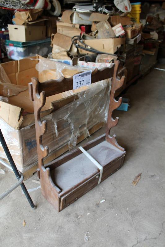 lot 237 image: Gun Display Rack