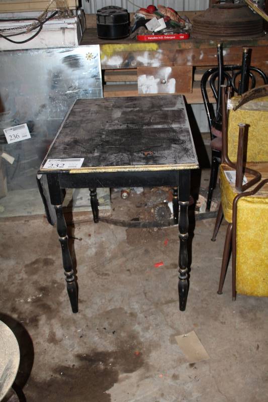 lot 232 image: Wood Table