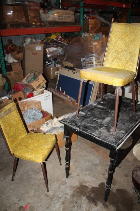 lot 234 image: Lot of (2) Kitchen Chairs