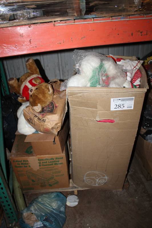 lot 285 image: Collectible Bears, Dolls, Stuffed Animals