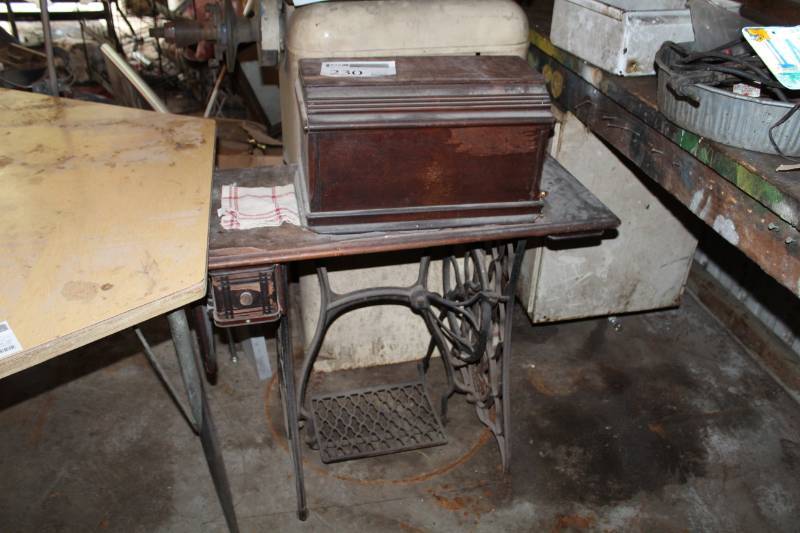 lot 230 image: Singer Sewing Machine Table