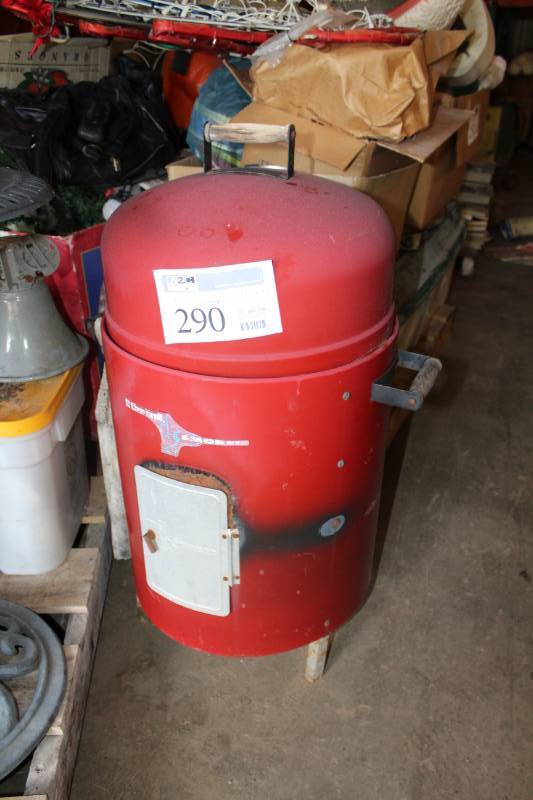 lot 290 image: Charbroil Smoker