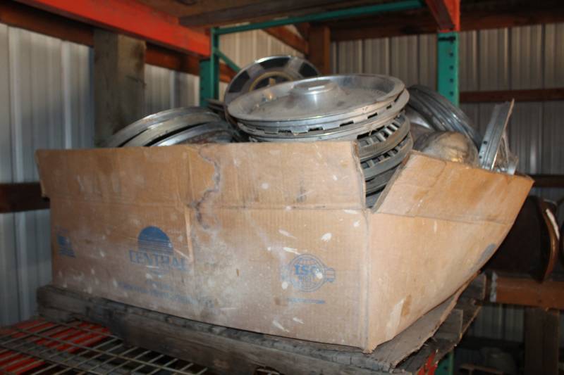 lot 283 image: Hubcaps