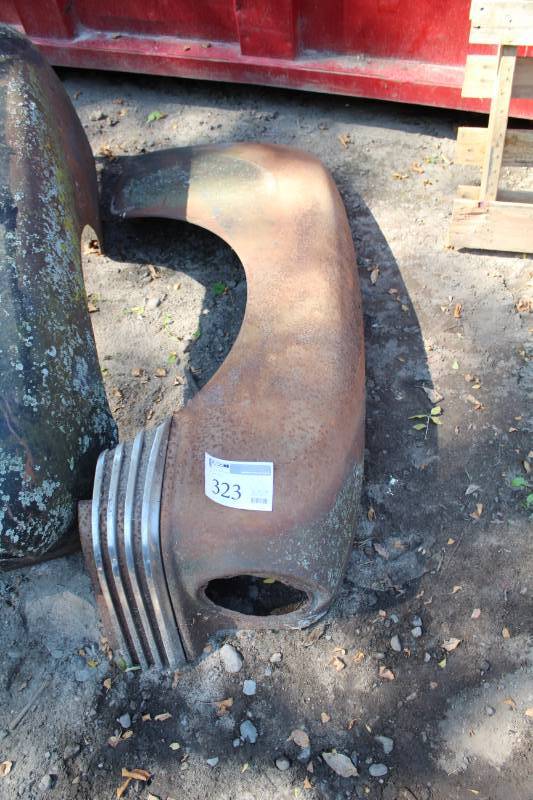 lot 323 image: Car Fender