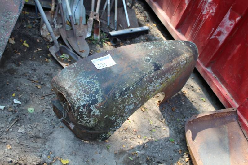lot 322 image: Car Fender