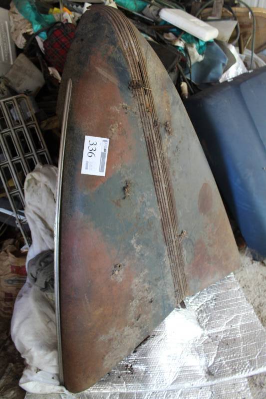 lot 336 image: Car Hood