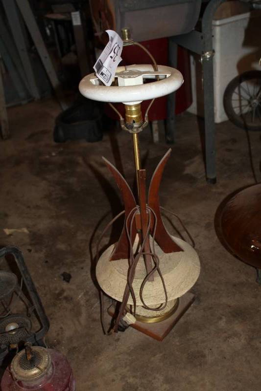 lot 359 image: Table Lamp