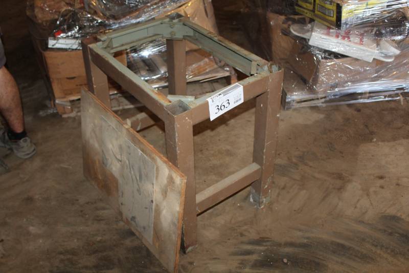 lot 363 image: Metal Table Frame