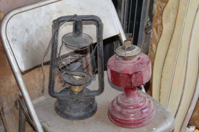 lot 358 image: Kerosene Lamp, Immitation Lamp