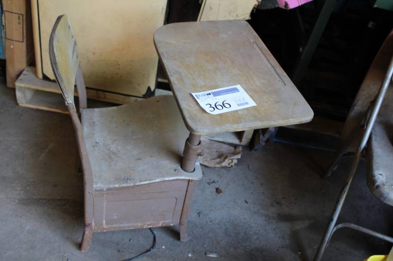 lot 366 image: School Table w Chair