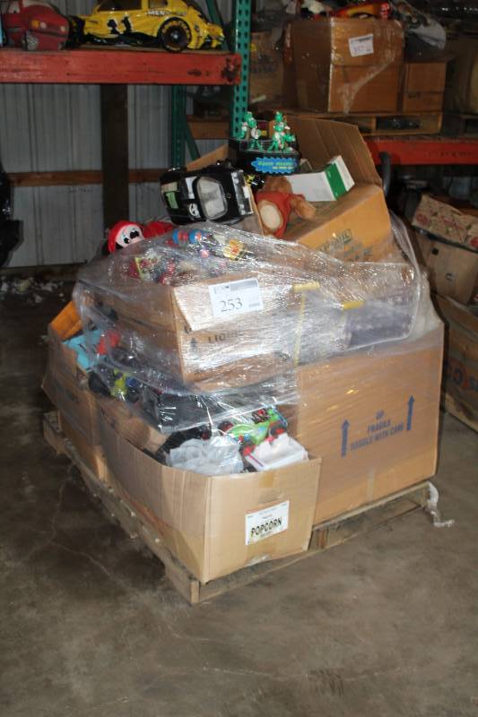 lot 253 image: Toys, Trucks, Cars