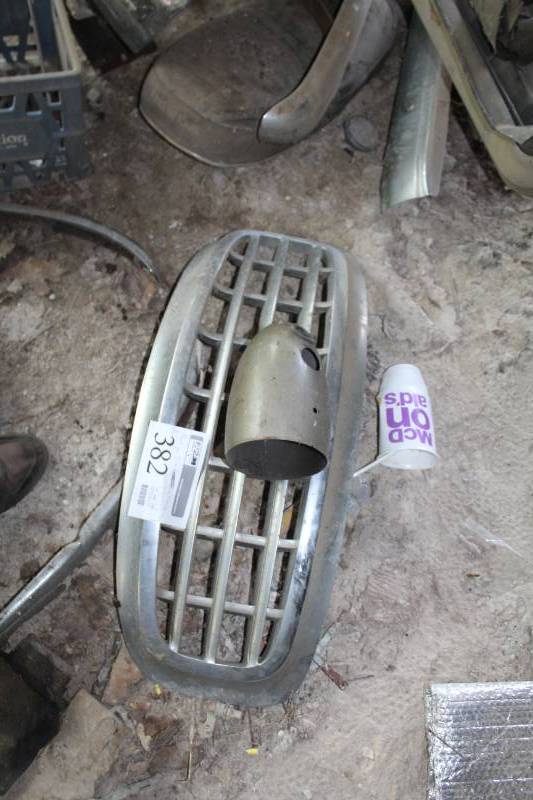 lot 382 image: 1949 Nash Grill, Speedo Housing