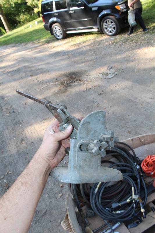 lot 377 image: Black & Decker Standard Stone Dressing Stand Valve Seat Grinder