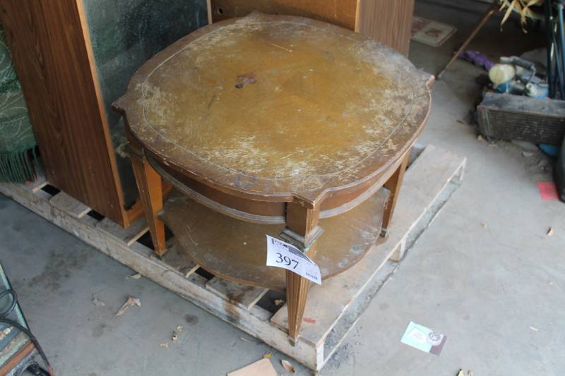 lot 397 image: Table w Shelf