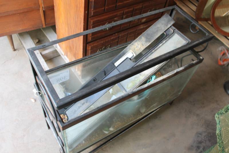 lot 398 image: Fish Tank w Stand
