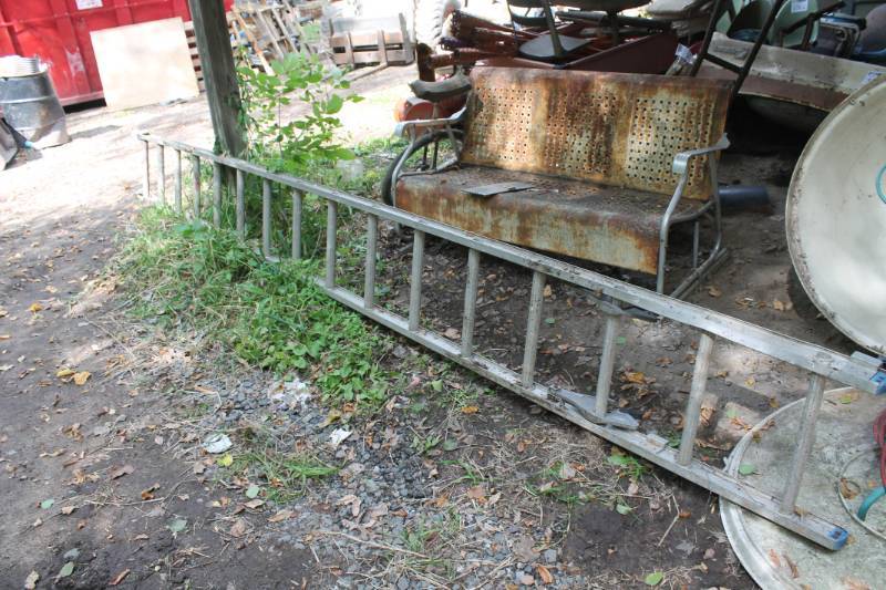 lot 415 image: 16ft. Ladder