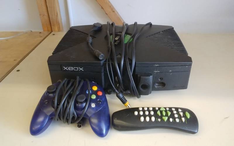 lot 2 image: X-Box Console With Power & AV Cords