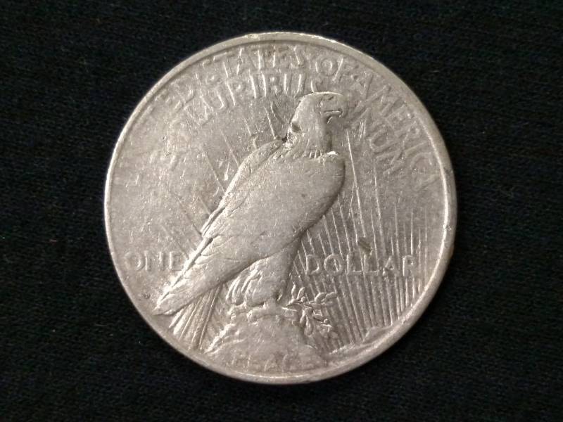 1922 D Peace Silver Dollar...