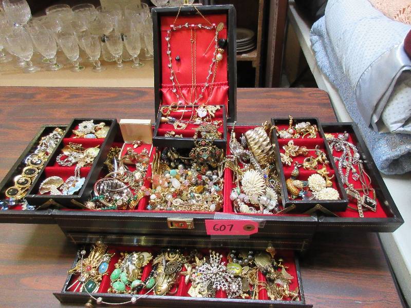 GRANDMAS JEWELRY TREASURE BOX AS FOUND