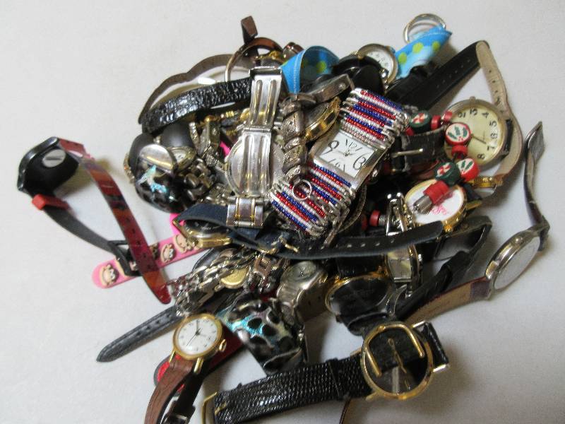 GRAB BAG OF WATCHES