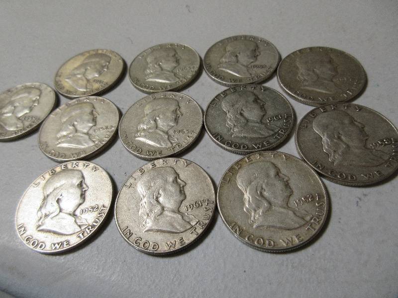 LOT OF BENJAMIN FRANLKLIN HALF DOLLARS