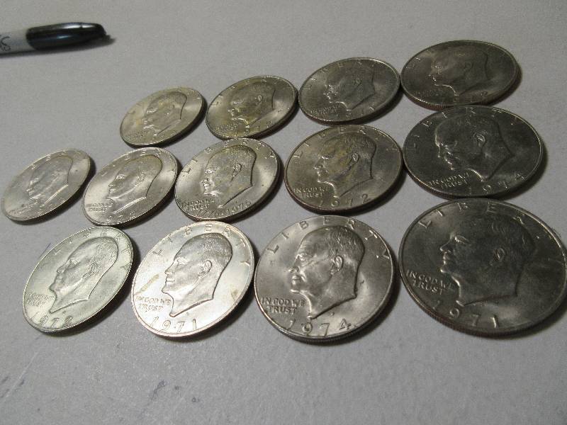 LOT OF EISENHOWER DOLLAR COINS