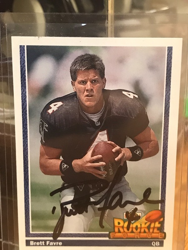 BRETT FAVRE AUTOGRAPHED CARD