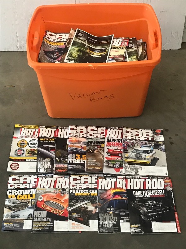 lot 30 image: Tote Full Of Assorted Hot Rod Magaz...