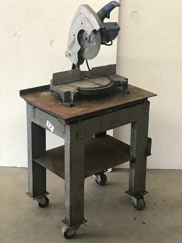 lot 32 image: 18x24 Rolling Welding Table With ...